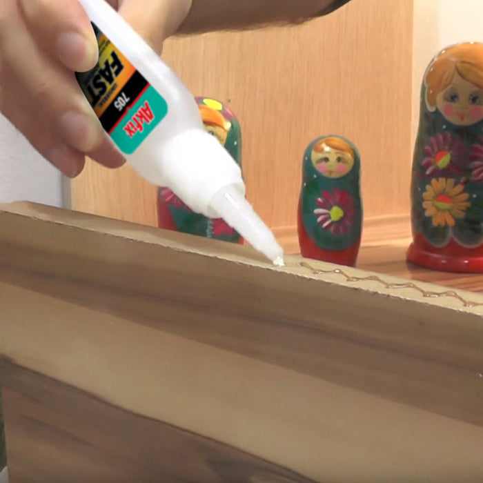 Akfix 705 Superfast Adhesive with Activator - Usage 3