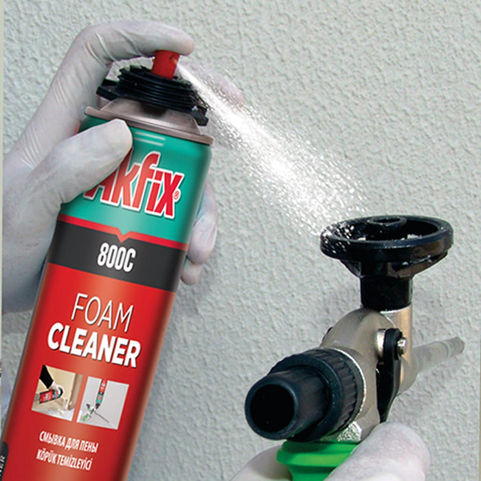 Akfix 800C Insulation Spray Foam Cleaner - Usage 1