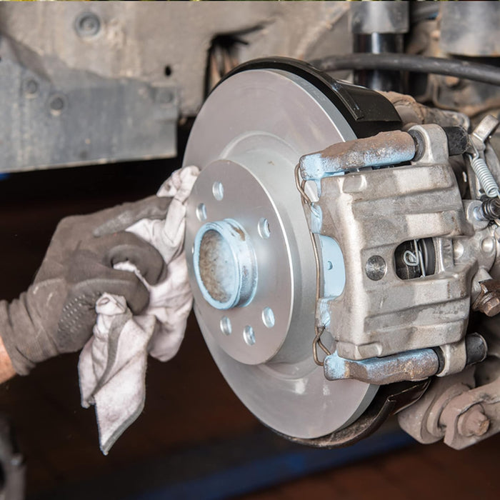 Akfix A110 Brake and Clutch Cleaner - Usage 2