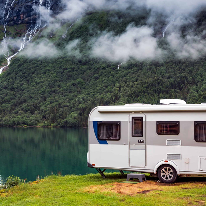 Akfix 892 Black Foam Sealant & Adhesive - Usage 2